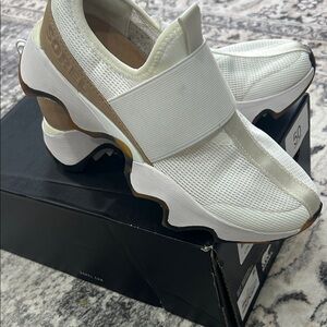 Sorel White and Tan Turtle Sole Shoes